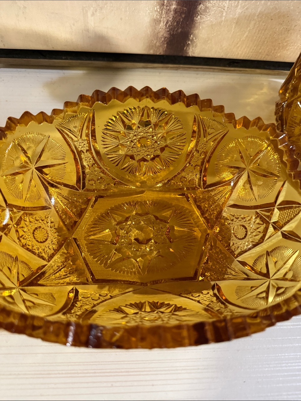 vintage amber glassware includes a creamer, bowl with a lid, and a serving dish - Picture 6 of 7